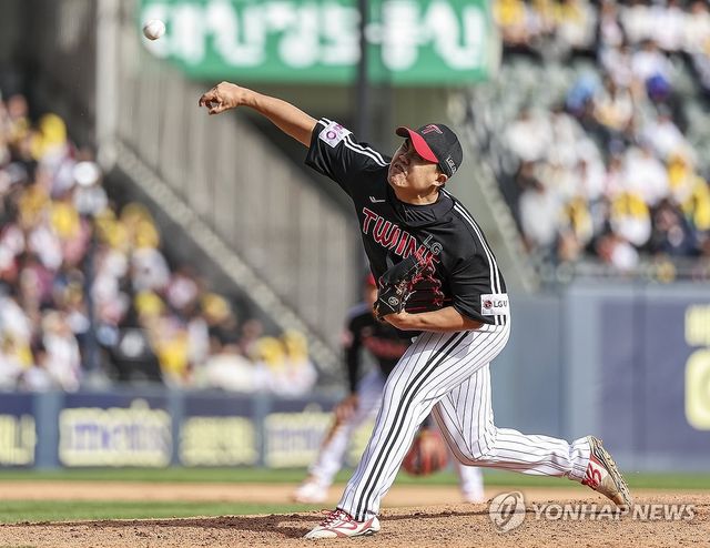 경기 마무리 하기 위한 역투하는 장현식