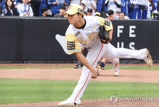 역투하는 정우주