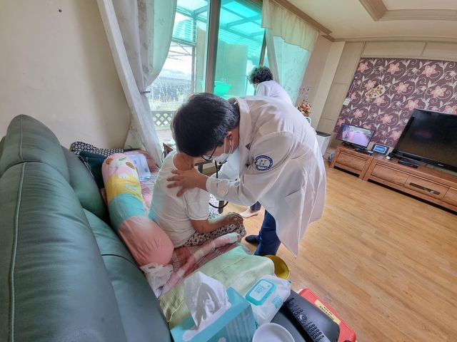 방문 진료 모습