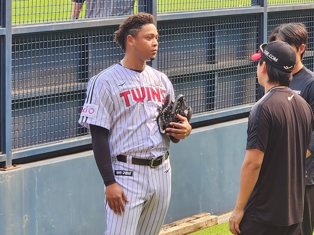 불펜 피칭을 마친 에르난데스