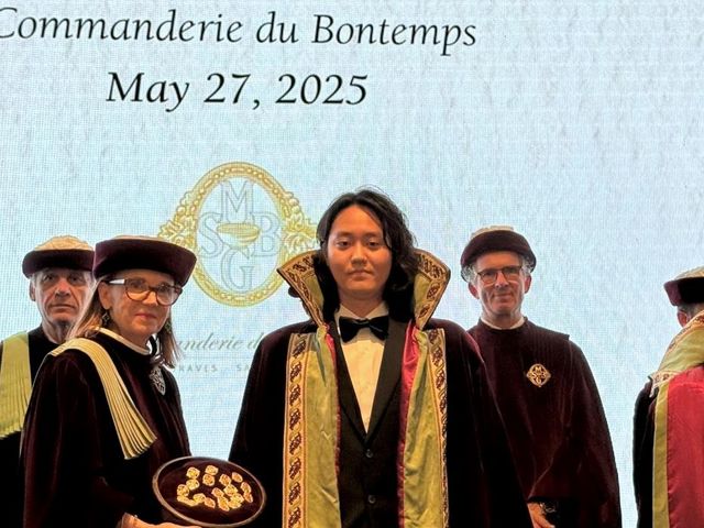 프랑스 와인 기사 작위 '코망드리'를 받은 장세욱 롯데마트·슈퍼 주류팀 MD