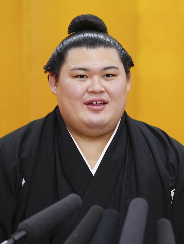 스모 요코즈나에 등극한 오노사토 선수 