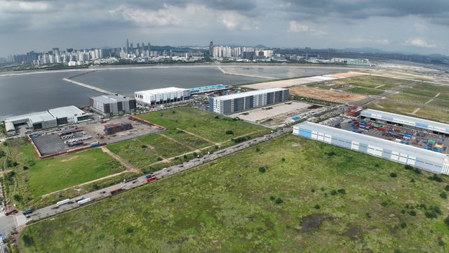 신항 배후단지 전경