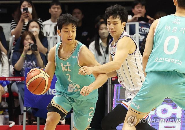 허훈 수비하는 허웅