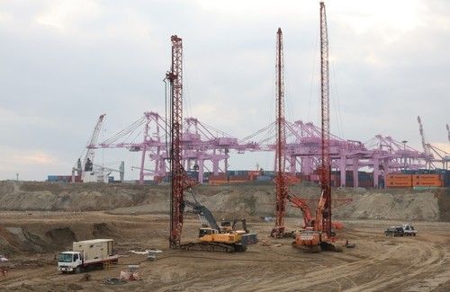 인천 신항 1-2단계 컨테이너부두 공사 현장