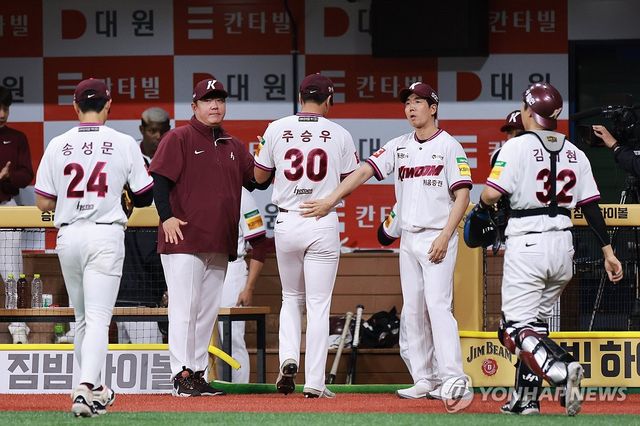 8회초 위기 막아낸 키움 마무리 주승우