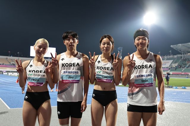 혼성 1,600ｍ 계주 한국 신기록을 세운 대표팀