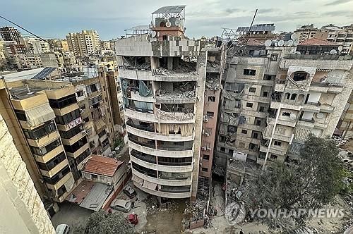 이스라엘 공습으로 파괴된 레바논 남부 건물