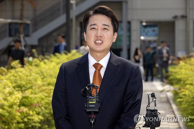 백브리핑하는 이준석 후보