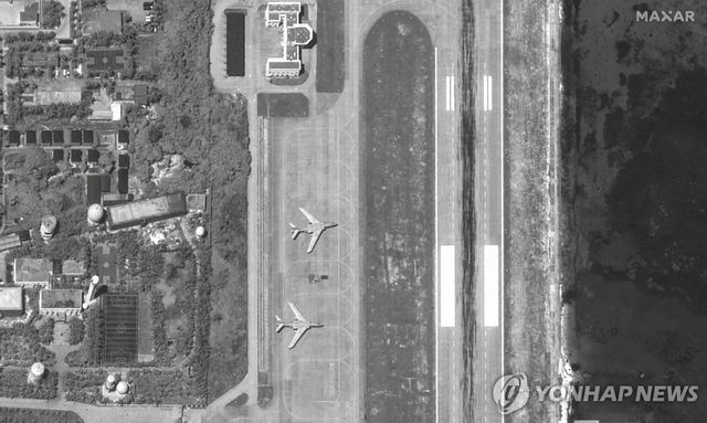 우디섬에 착륙한 중국 H-6 폭격기