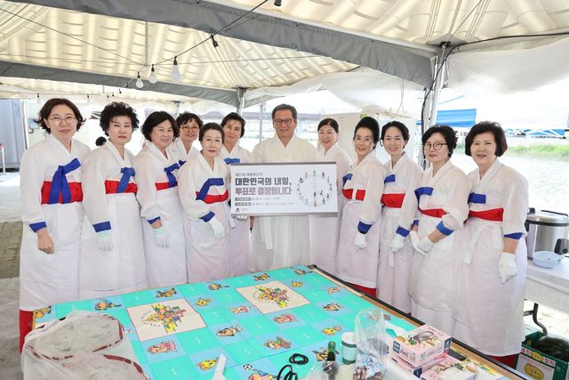 김홍규 시장, 단오장서 대선 투표 참여 독려