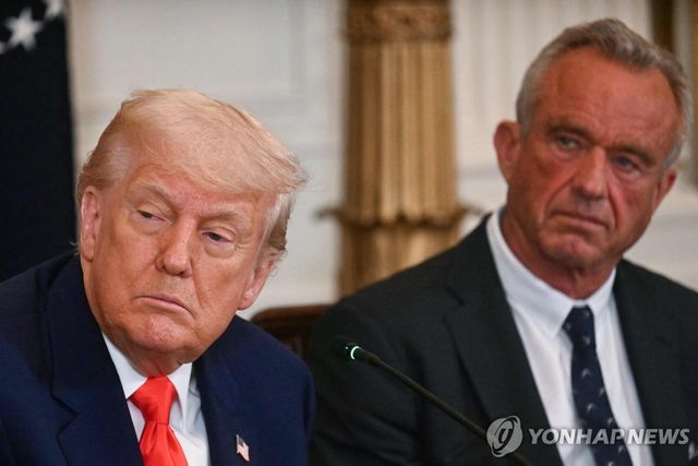 도널드 트럼프 미국 대통령과 로버트 케네디 주니어 보건복지부 장관