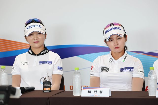 이예원(왼쪽)과 박현경.