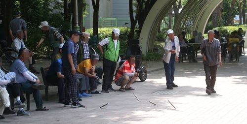 돈 걸고하는 윷놀이