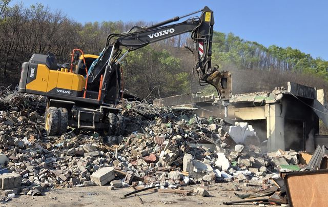 산불 피해 주택 철거