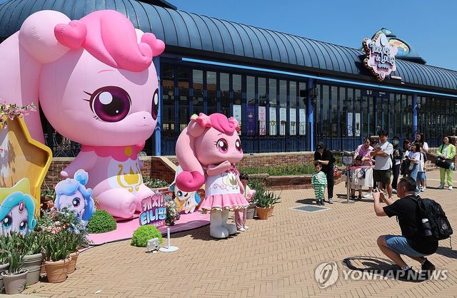 인기 캐릭터 티니핑과 '한 컷'