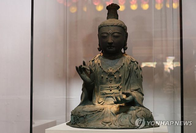 서산 부석사로 돌아온 고려 금동관세음보살좌상