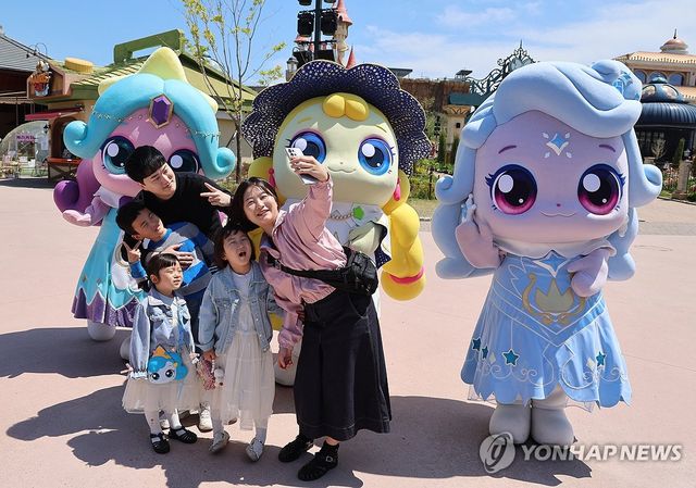 인기 캐릭터 티니핑과 '한 컷'