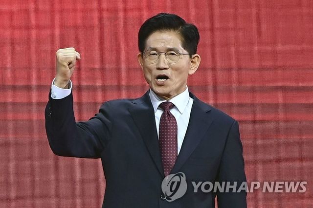 기념촬영하는 국민의힘 김문수 대선 경선 후보