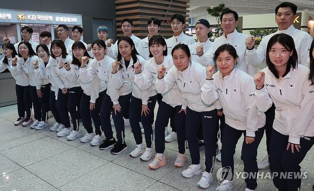 파이팅 외치는 배드민턴 국가대표팀