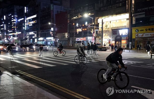 위험천만한 자전거 운행