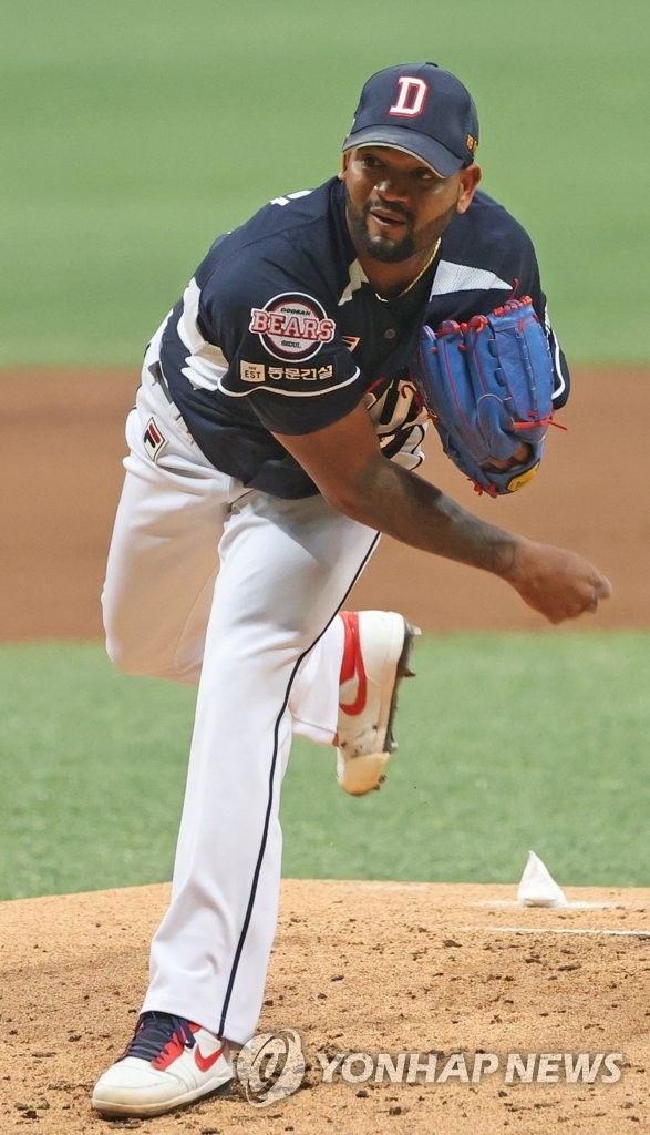 선발로 나선 알칸타라