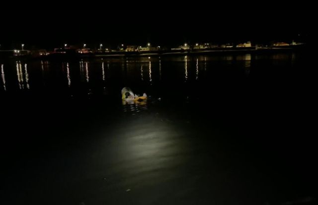 고립자 구조하는 해경