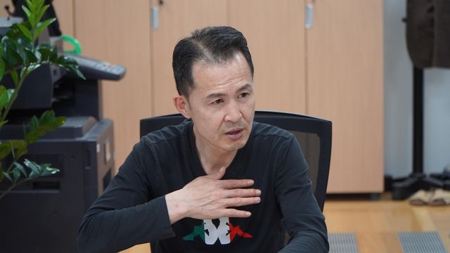 연합뉴스와 인터뷰 중인 송준영 씨 