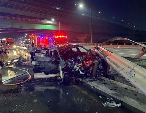 렌터카가 불 탄 사고 현장