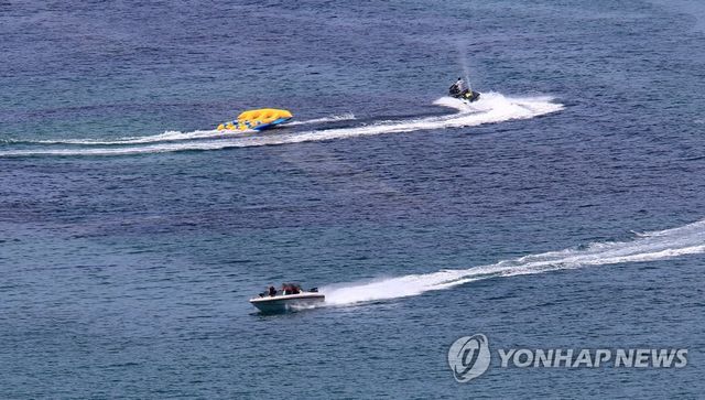 "더위 날려버려"