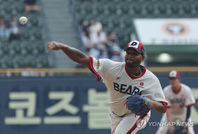 역투하는 알칸타라