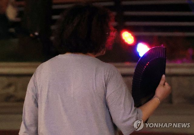 '밤에도 선풍기가 필요해'