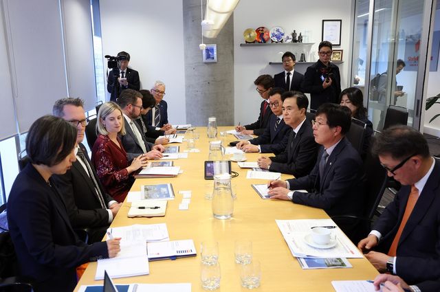 호주 남호주주에서 열린 교육 분야 라운드테이블