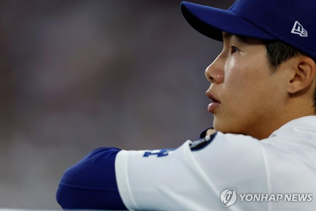 경기 바라보는 김혜성