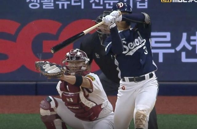 체크 스윙 볼 판정한 장면