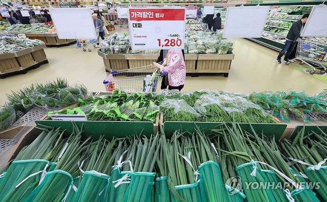 혼란기 라면·과자 등 식품값 줄인상에 서민 물가부담 - 9