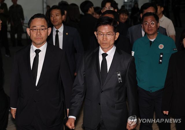 합동분향소 향하는 김문수 후보