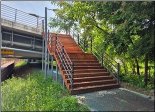 춘천대교 연결 계단