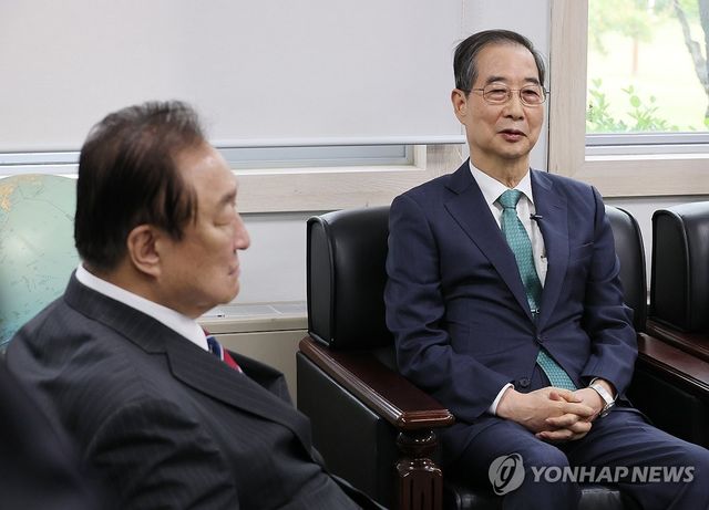 대한민국 헌정회 예방한 한덕수 전 총리