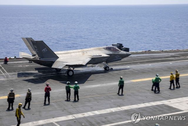 미 항모 USS 칼빈에서 출격하는 F-35C