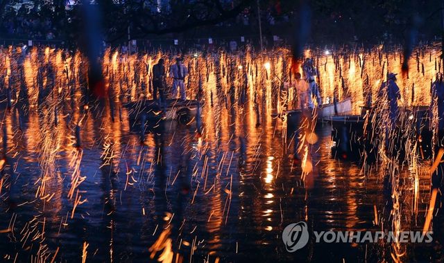 2022년 열린 '함안 낙화놀이' 모습
