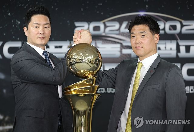 프로농구 챔피언결정전 미디어데이 기념촬영하는 감독들