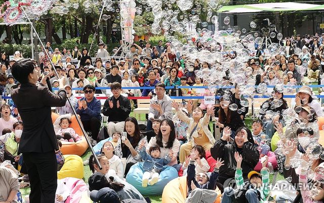 어린이날 비눗방울 묘기