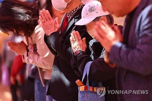 기도하는 불자들