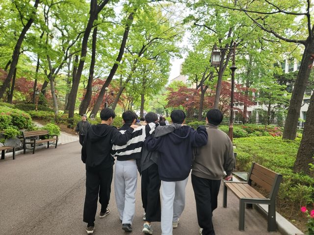 어린이날을 맞아 나들이 나온 영락보린원 원생들