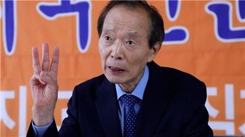 2023년 7월 연합뉴스와 인터뷰 중인 장기표 특권폐지국민운동본부 대표