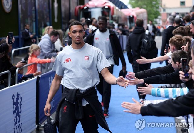 리버풀과 결별을 선언한 트렌트 알렉산더아널드