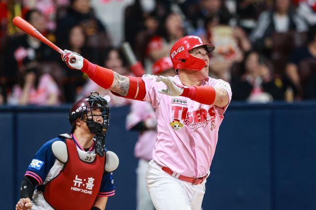 KIA 최형우, 개인 통산 400홈런