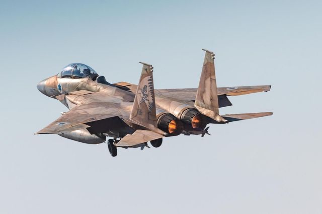 5일(현지시간) 예멘 공습 나서는 이스라엘군 전투기