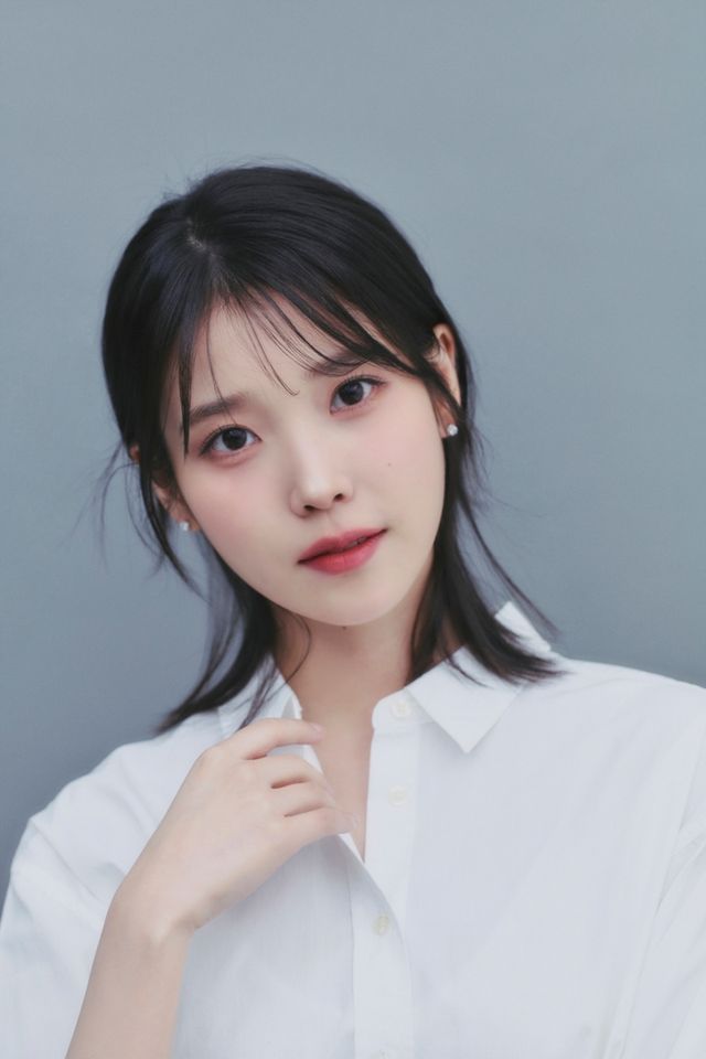 가수 겸 배우 아이유